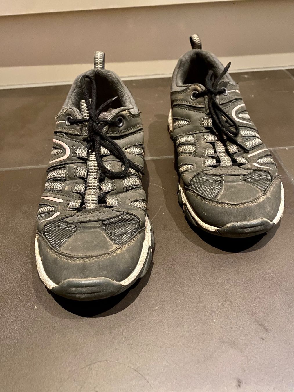 Graceland Scarpe per ragazze: Trekkingschuhe von Graceland Grösse 34 – Usato da Fehraltorf venduto da Marlene4