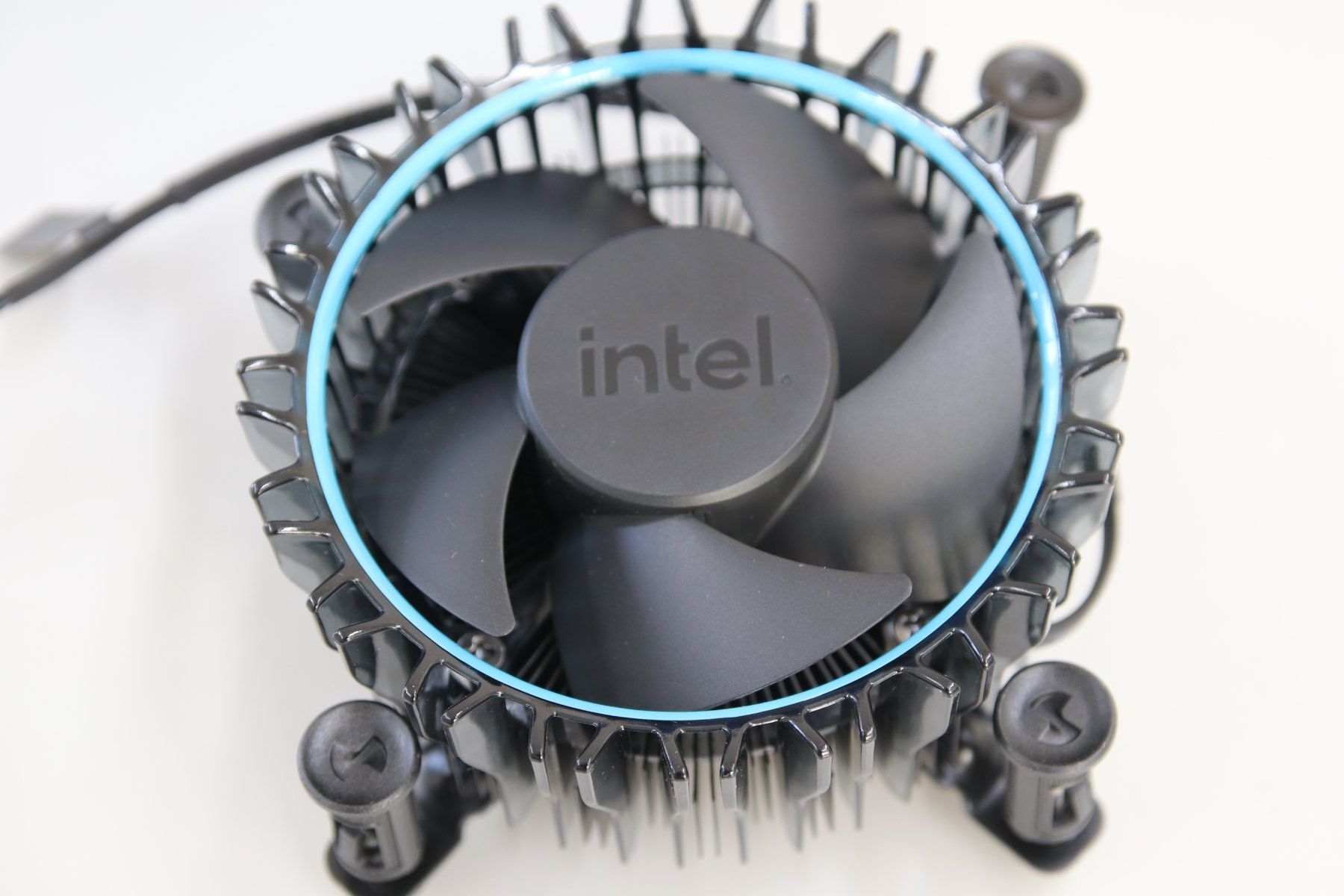 Intel Composants électroniques: Intel Kühler  / Neu und unbenutzt – Neuf avec emballage d'origine à Zofingen par OWYSSAG 3