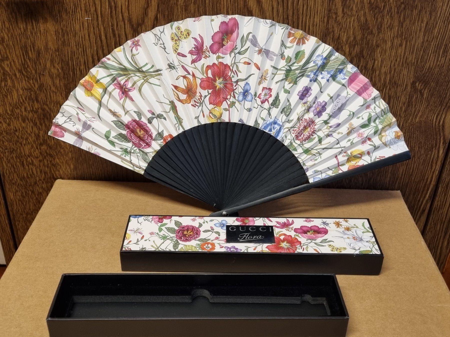 Sonstige Dekorationen & Accessoires: Gucci Flora  Fächer Original Karton – Gebraucht aus Schaffhausen von Leveron13