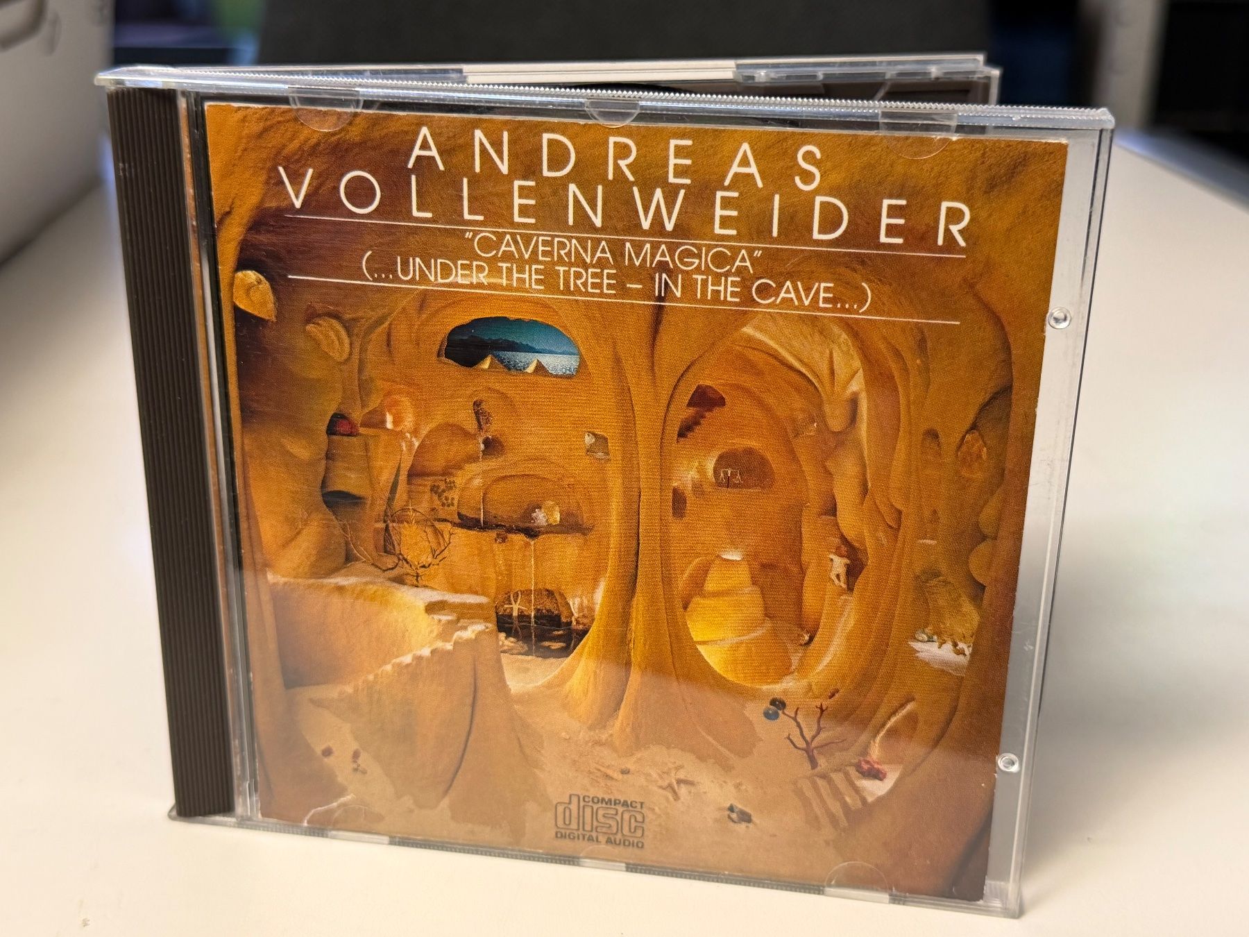 CD: Andreas Vollenweider - Caverna Magica - HB21B – Usato da Küsnacht ZH venduto da Jazztilldawn