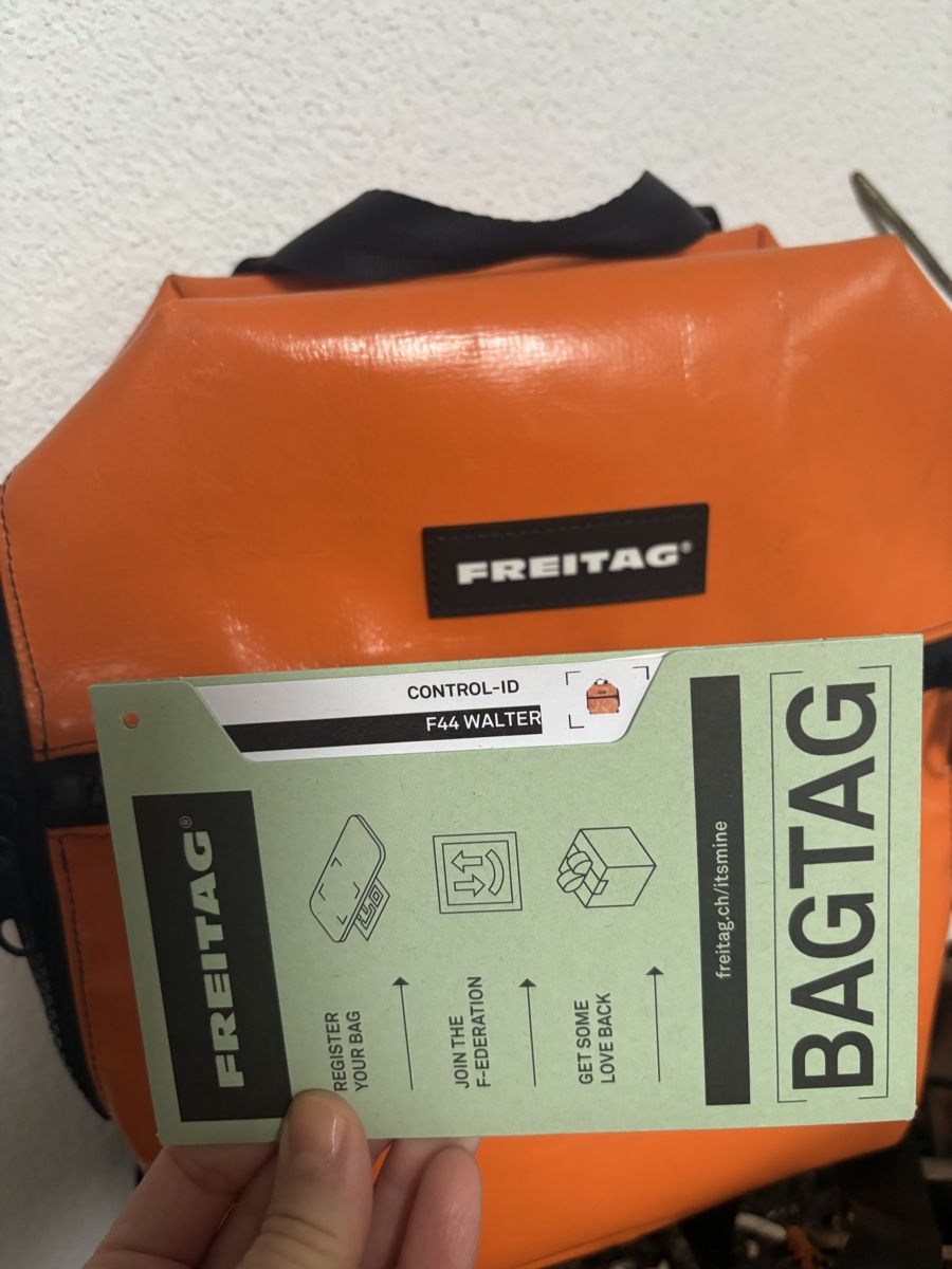 Freitag Zaini: FREITAG F44 Walter Mini Rucksack Orange – Usato da St.Gallen venduto da ann_c659 4