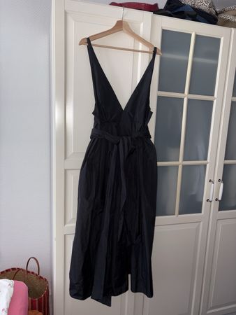 Chic Black Zara Maxi Dress for Summer Events! ☀️