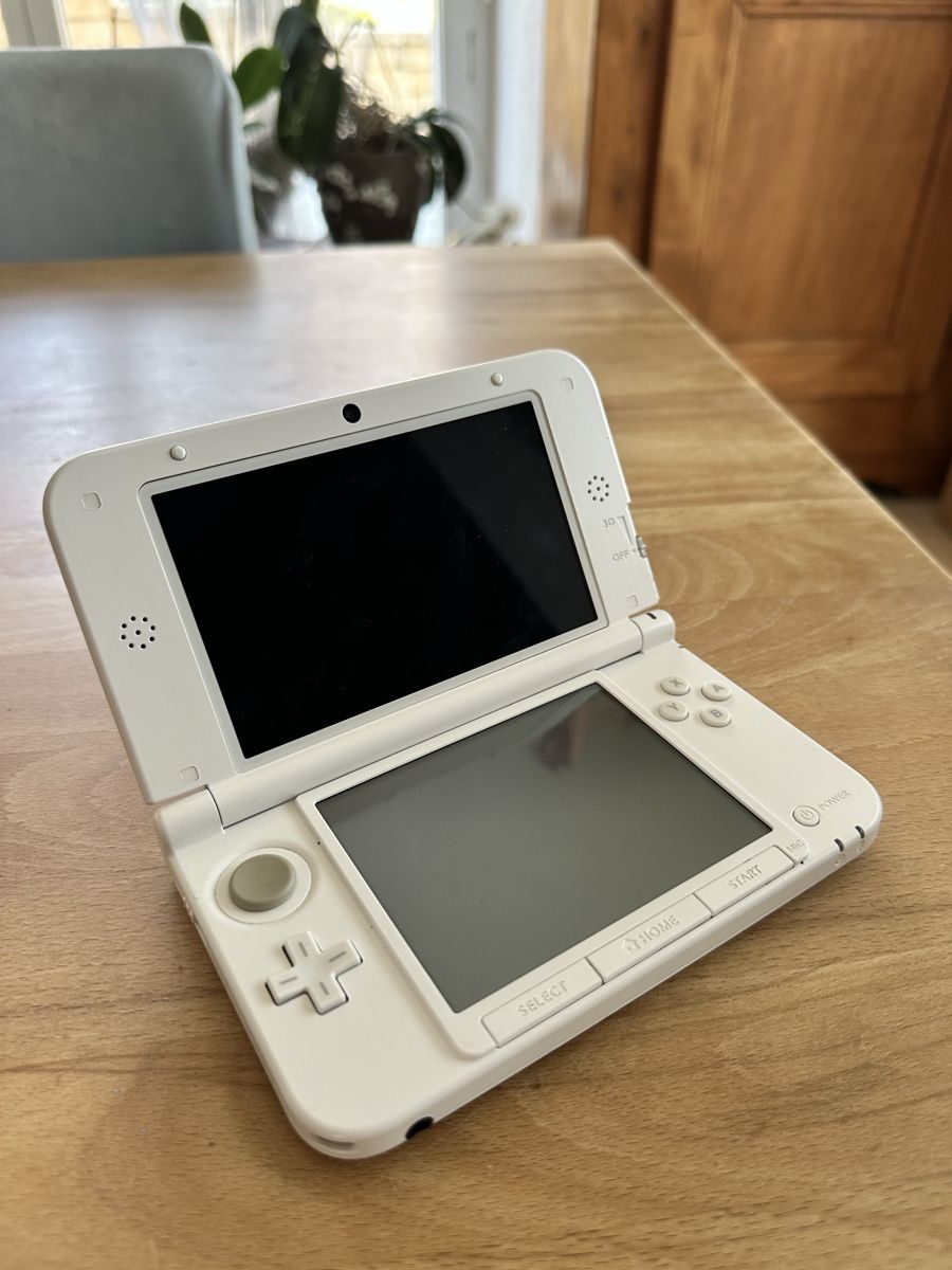 Nintendo Consoles: nintendo 3DS XL avec jeux et accessoires – D'occasion à Pampigny par she_8nb6 1
