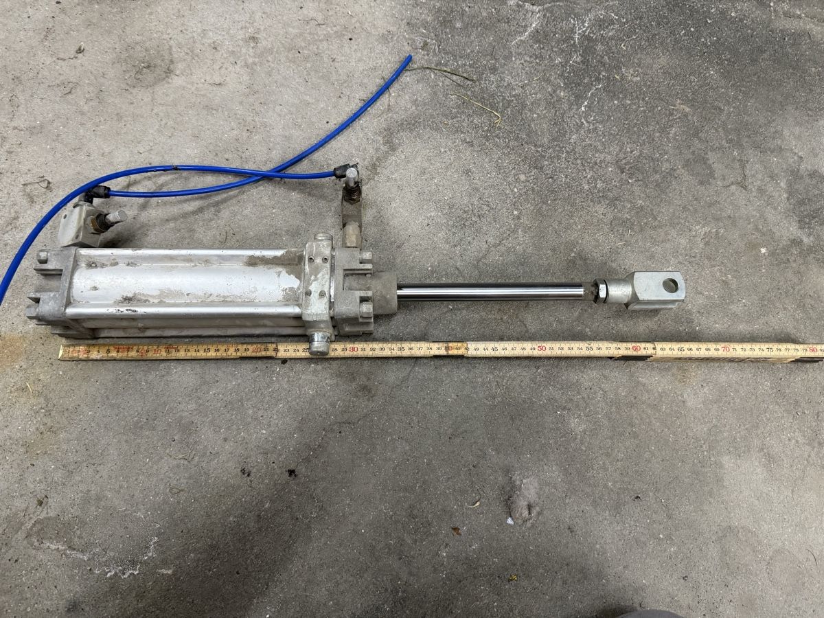 Altri prodotti elettronici: Druckluft zilinder – Usato da Le Prese venduto da mantamanta02 4
