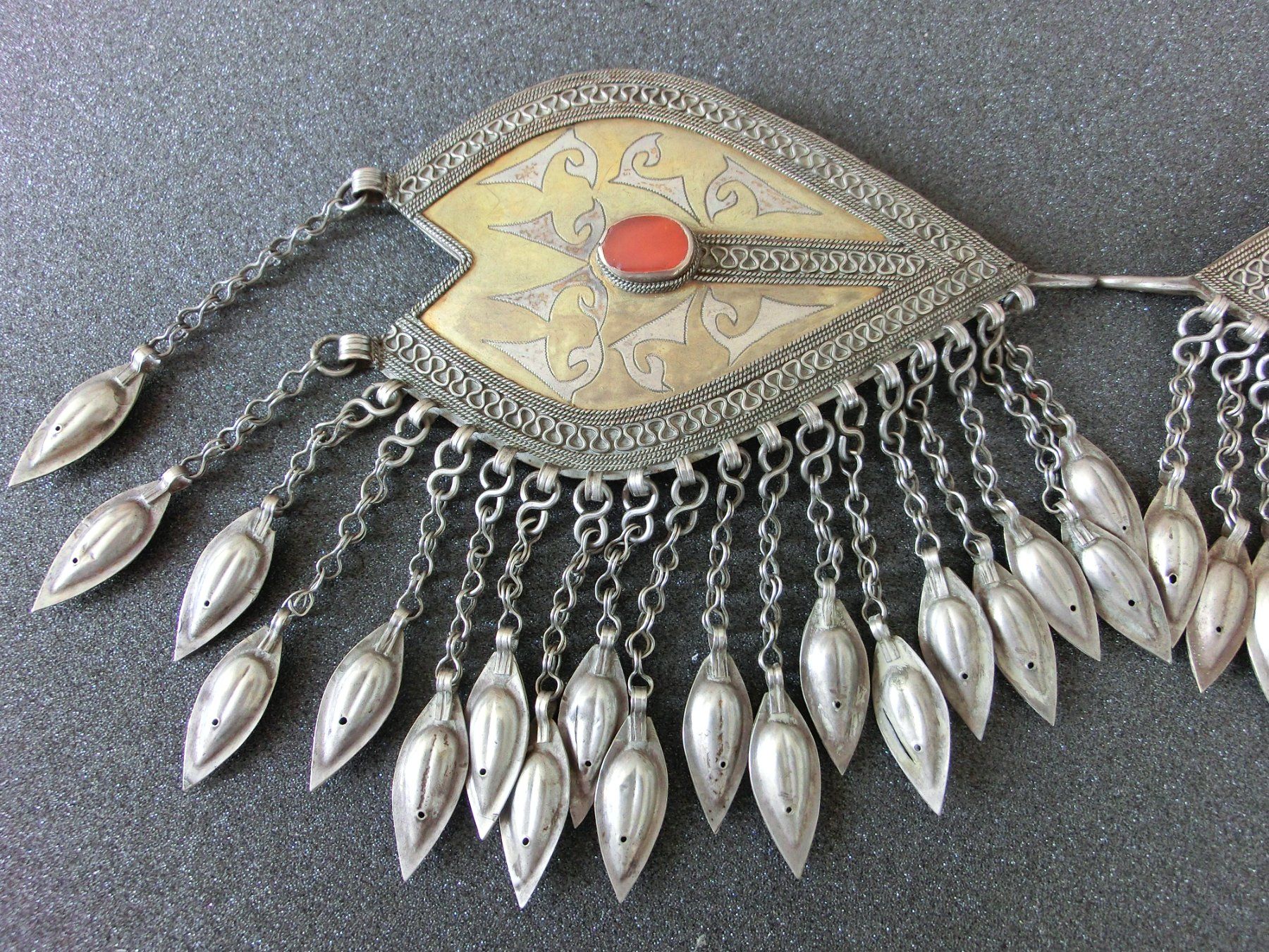 Ciondoli: ANTIKER  TURKMENEN -BRUST -SCHMUCK – Usato da Basel venduto da wyba44 4