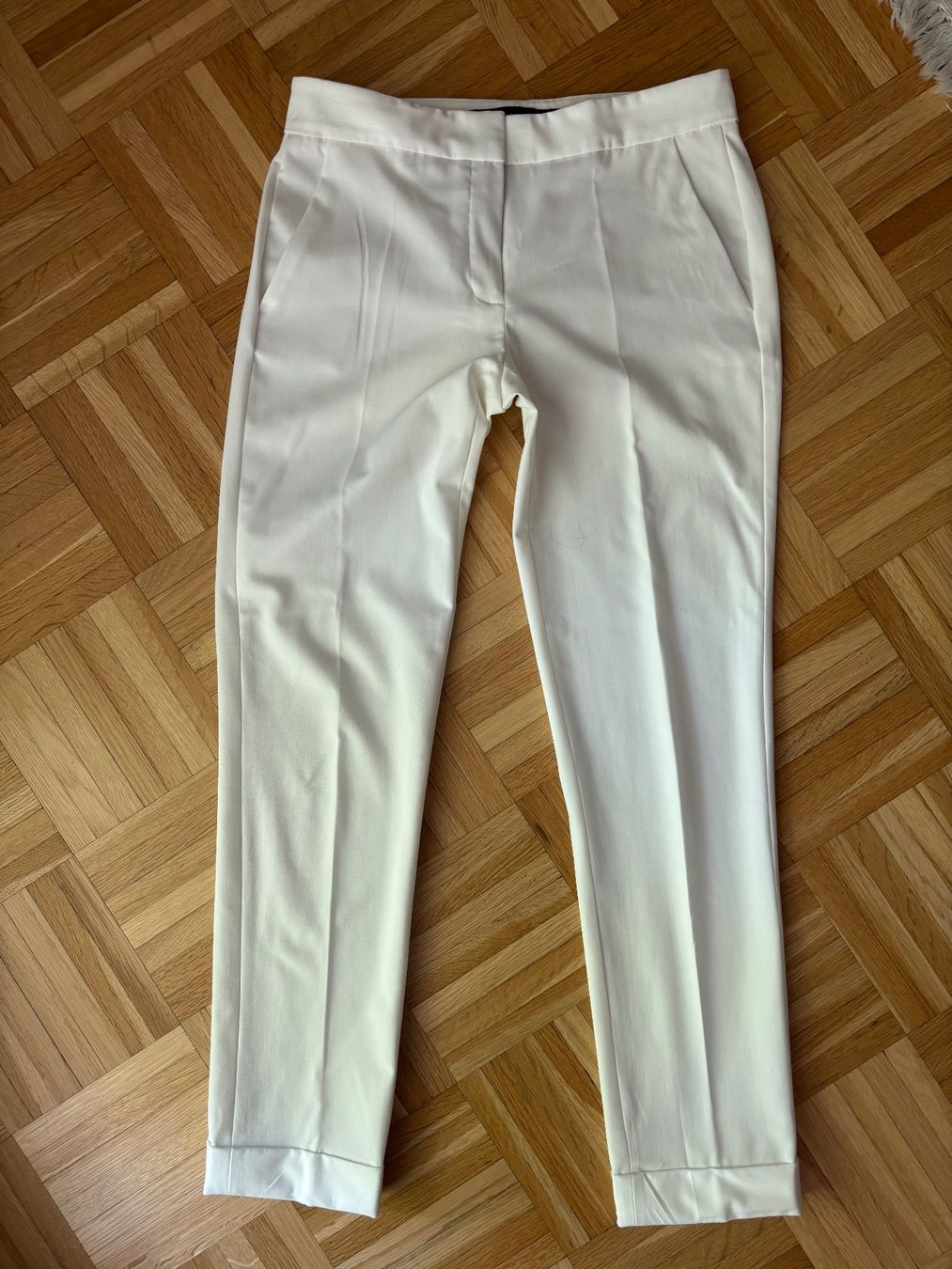 Mango Pantalons: MANGO cremefarbene Hose Gr. 32 – D'occasion à Egg b. Zürich par chimago