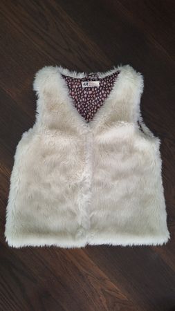 kuschelige H&M Kunstfellweste weiss Grösse 146 