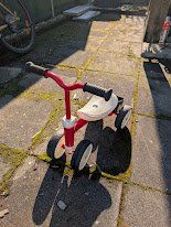 Veicoli per bambini: Vélo / Laufrad - Rouge/Rot - 1-2 ans – Usato da Sugiez venduto da nunorbatista