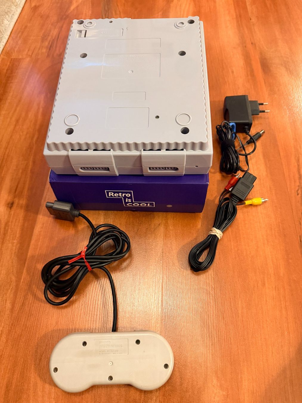 Nintendo Console: Super Nintendo SNES US + 1 manette et câbles – Usato da Bellevue venduto da LarsUlrich01 1