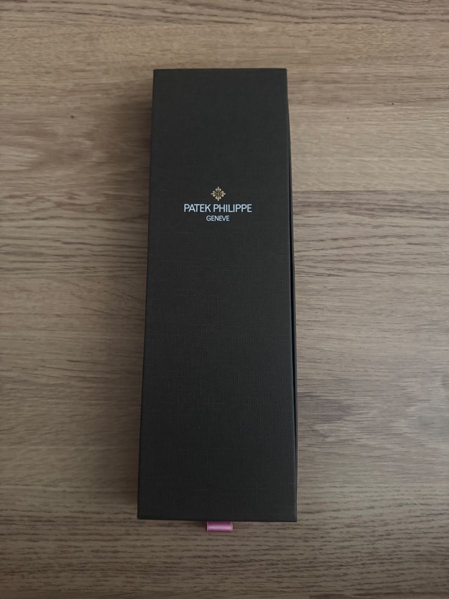 Patek Philippe Krawatten: Patek Philippe Kravatte – Neu und originalverpackt aus Bronschhofen von CrownDiam
