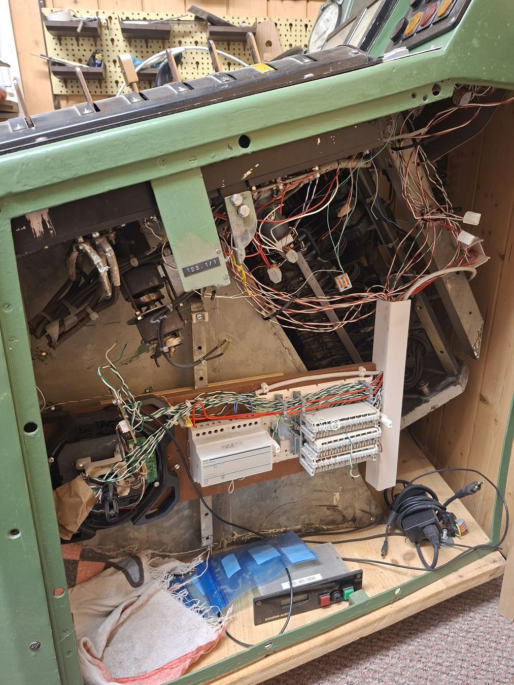Modellini di ferrovie: Simulator-Führerstand aus BDe 4/4 SOB/BT – Usato da Wädenswil venduto da mape40 3