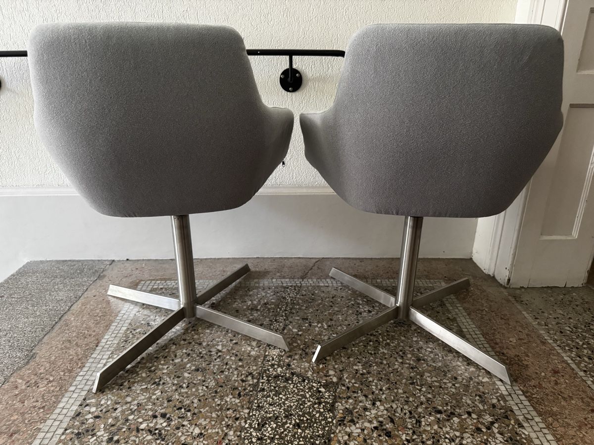 Interio Fauteuils: 2 Sessel Interio SOTA Soffbezug hellgrau Metallfuss drehbar – D'occasion à Zürich par Nobs1 4