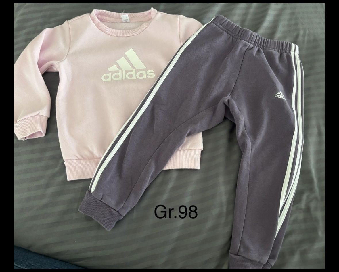 Lotti & Set di vestiti: Adidas Trainingsanzug, Gr. 98 – Usato da Wangen an der Aare venduto da Semadeni13