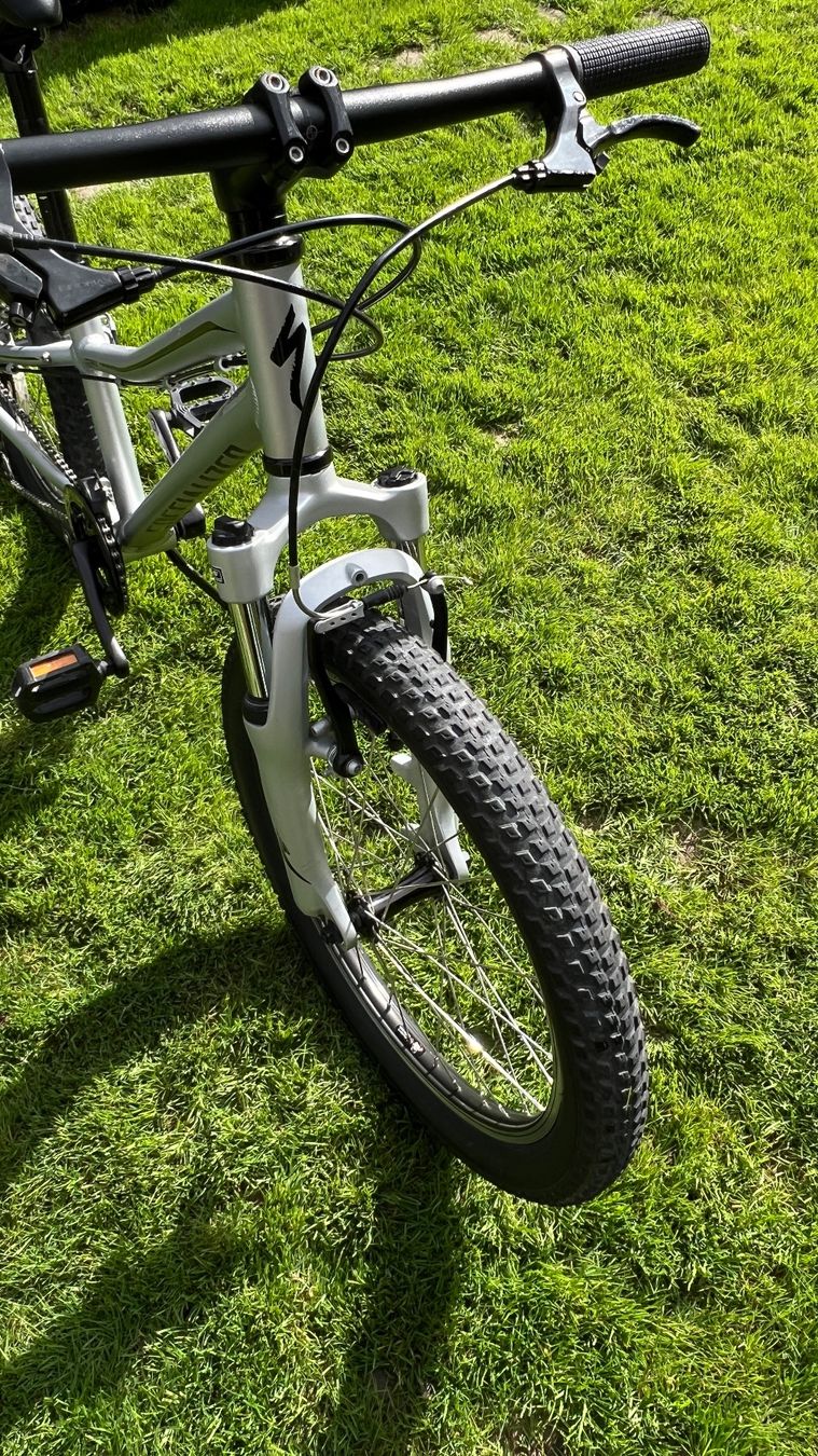 Specialized Velos: Kinder Mountainbike Kid Specialized Hotrock 20" – Gebraucht aus Niederurnen von bueKingvest 2