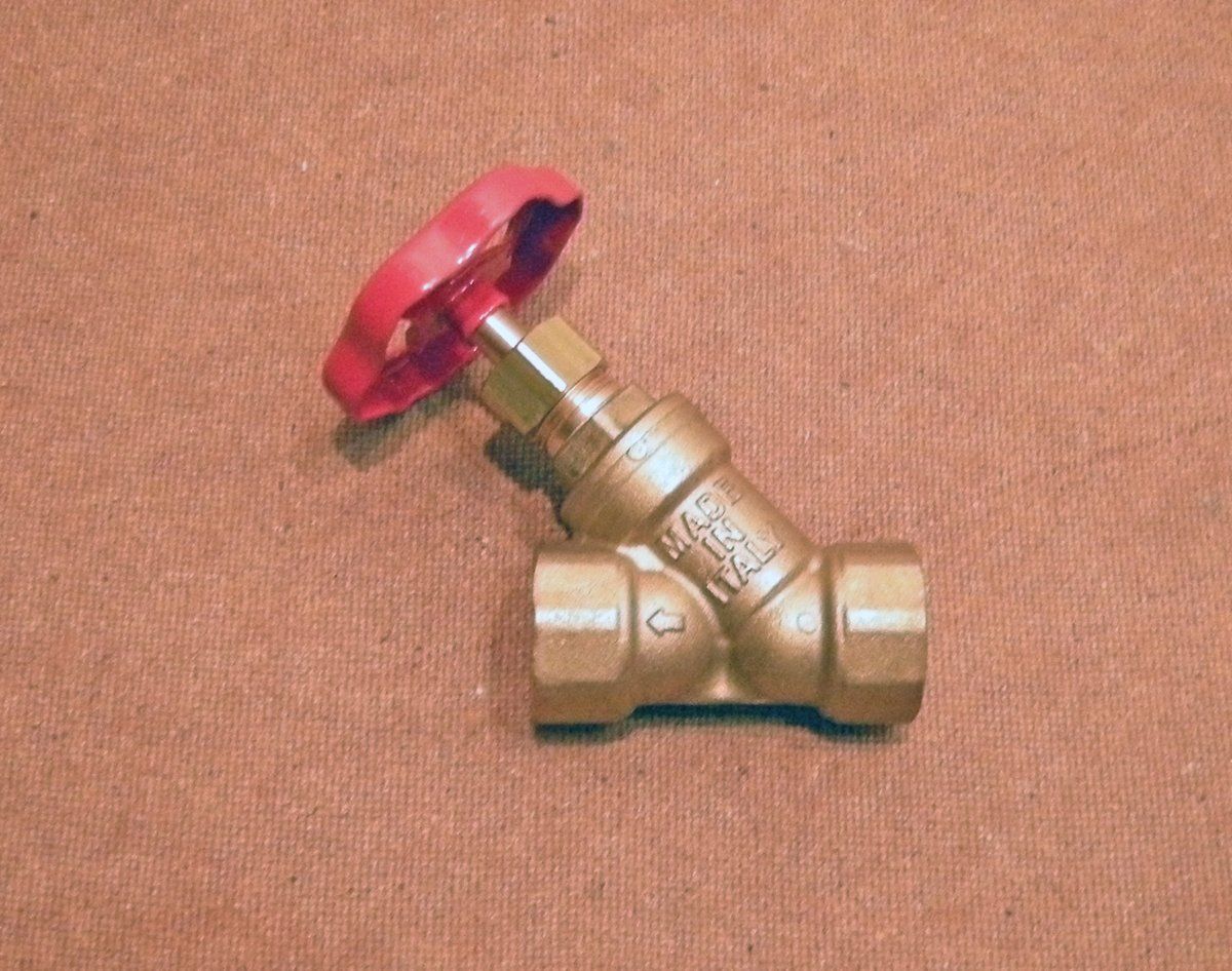 Rubinetteria: Schrägsitzventil G 1/2" mit Handrad - DN 15 / PN 20 – Nuovo (secondo la descrizione) da Frenkendorf venduto da Dante-Schuggi 1