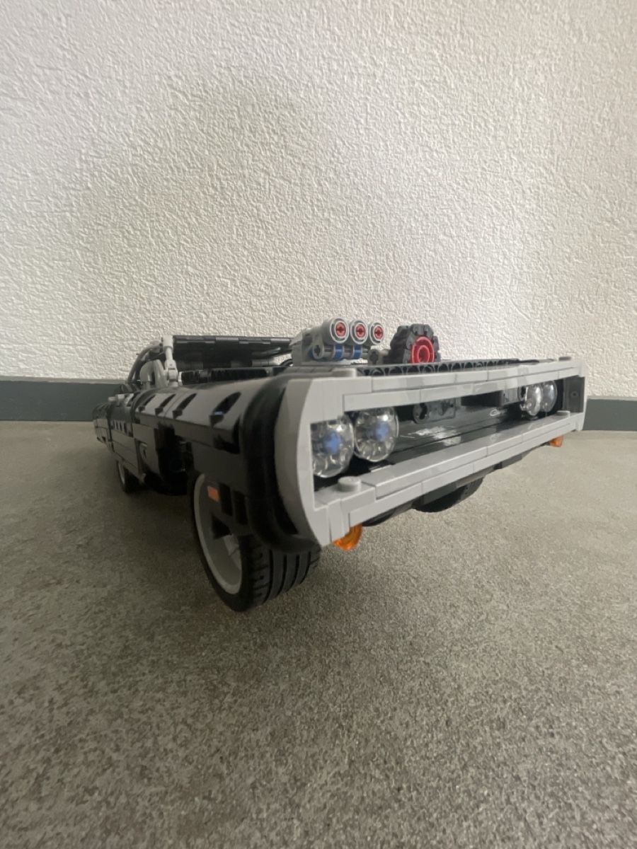 Lego Kit di costruzioni: Lego Technic Dodge Charger Fast & Furious – Usato da Lausanne venduto da jer_m5kh