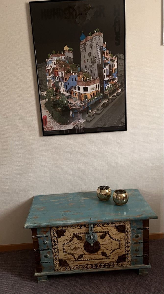Truhen: Truhe mit Gemälde – Gebraucht aus St. Margrethen SG von Lillicasso