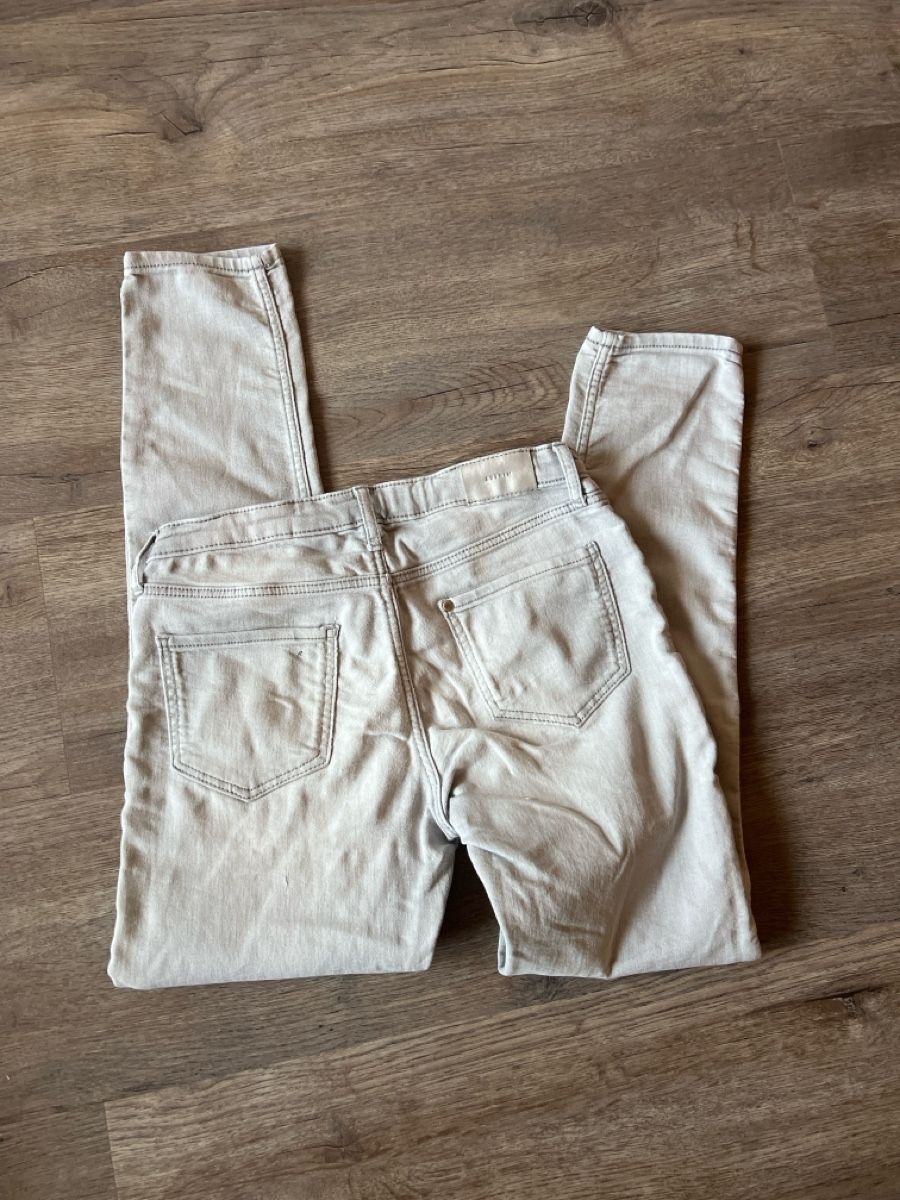 H&M Hosen: Hellgraue dünne Jeans gr 146 – Gebraucht aus Niederstocken von Eleonore000 1