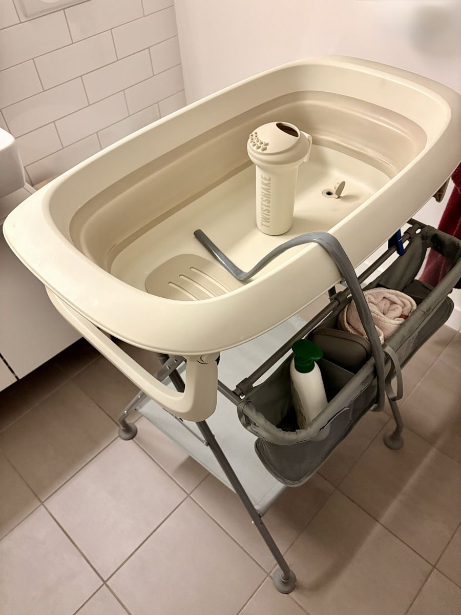 Badewannen: Bathstand for baby bathtub – Gebraucht aus St. Gallen von Sonja-SG