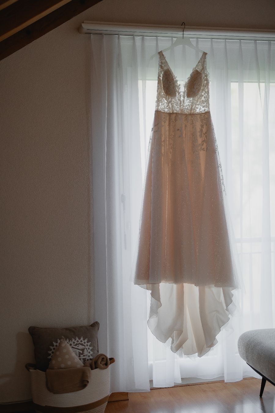 Vestiti: Brautkleider mit Beinschlitz – Usato da Neuheim venduto da K6699 1