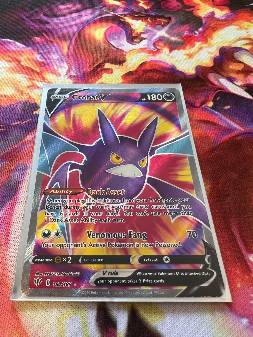 Pokémon Carte collezionabili: Crobat V (DAA 182) / Darkness Ablaze – Nuovo (secondo la descrizione) da Bülach venduto da CherryBlu