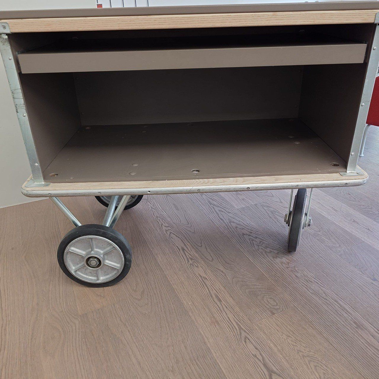 Scrivanie: "Unikat Postwagen" - Designmöbel für PC – Usato da Stettlen venduto da musicman_68 1