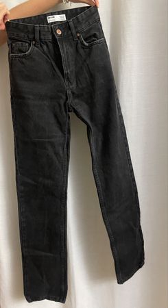 Schwarze Jeans High Waist Straight 32