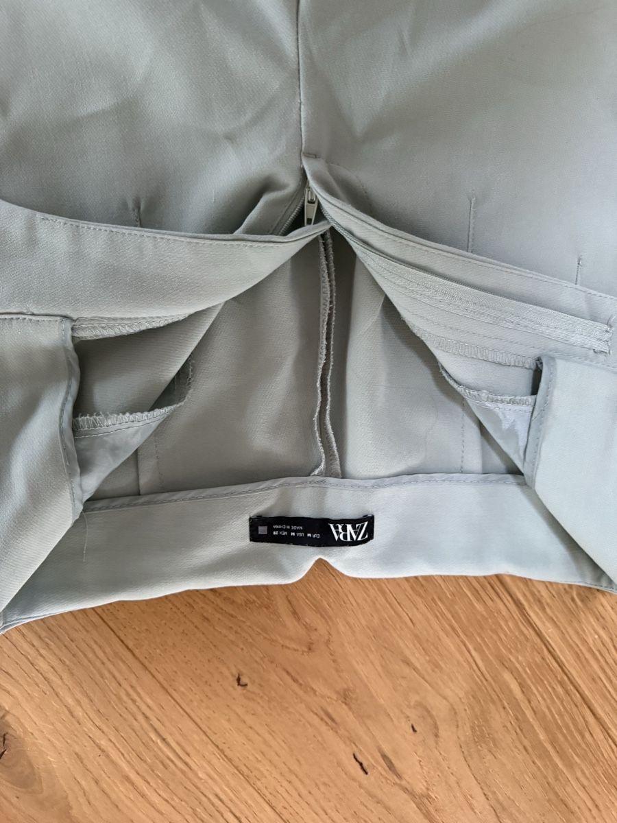 Zara Pantaloni: Damenhose Zara hellblau  – Usato da Luzern venduto da sydney01. 2