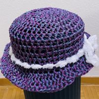 Sommerhut, Lila, mit Weisser Spitze, Unikat!