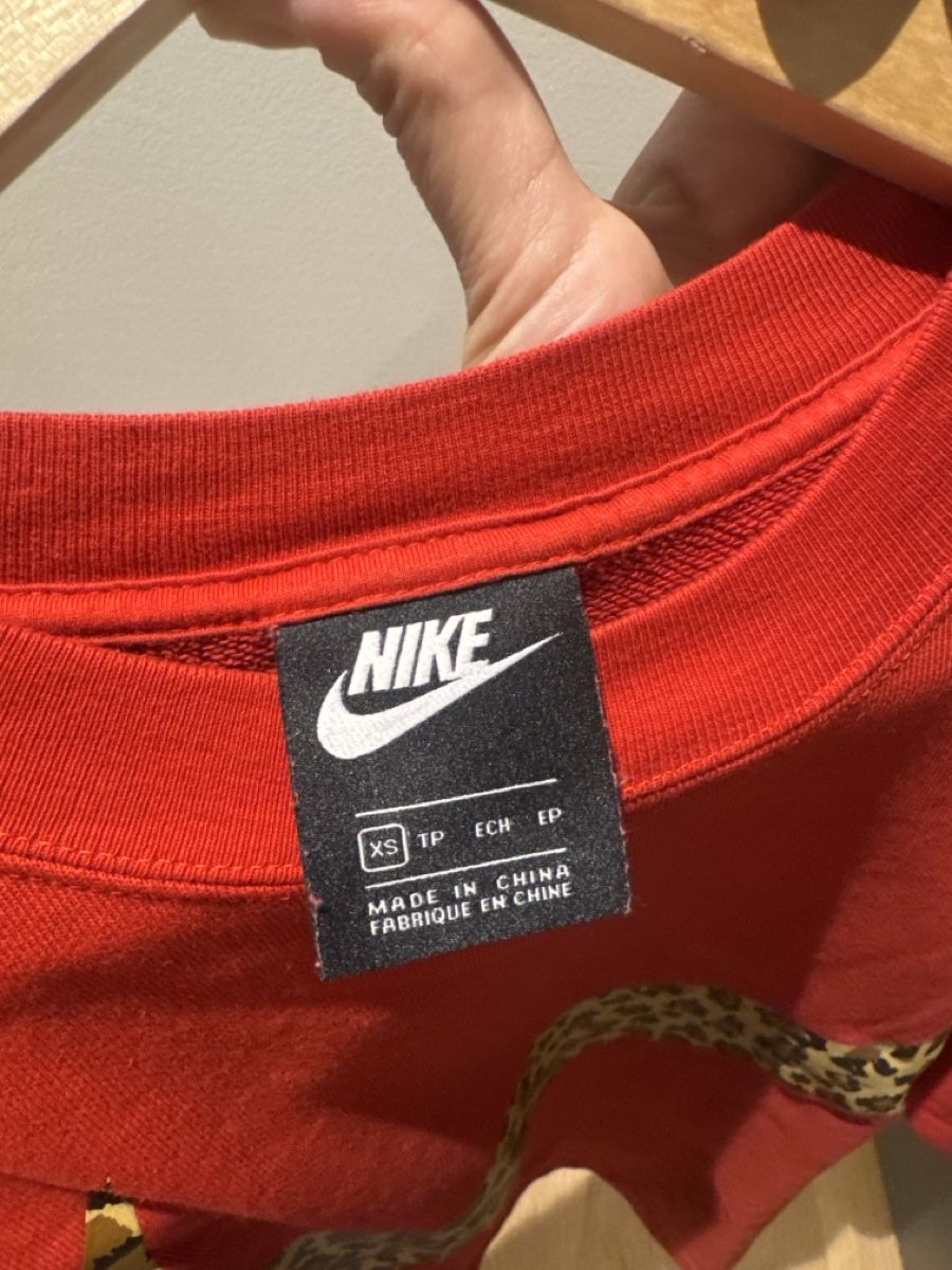 Nike Maglioni & Felpe: Nike Sweater red leopard print – Usato da Zürich venduto da VittoDS 2