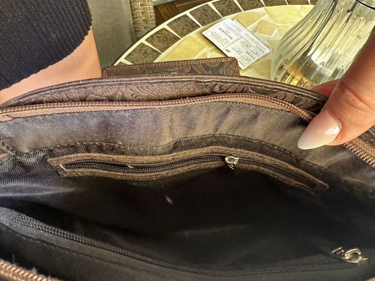Taschen für Damen: Umhängetasche aus Leder – Gebraucht aus Aesch BL von Lidac 2