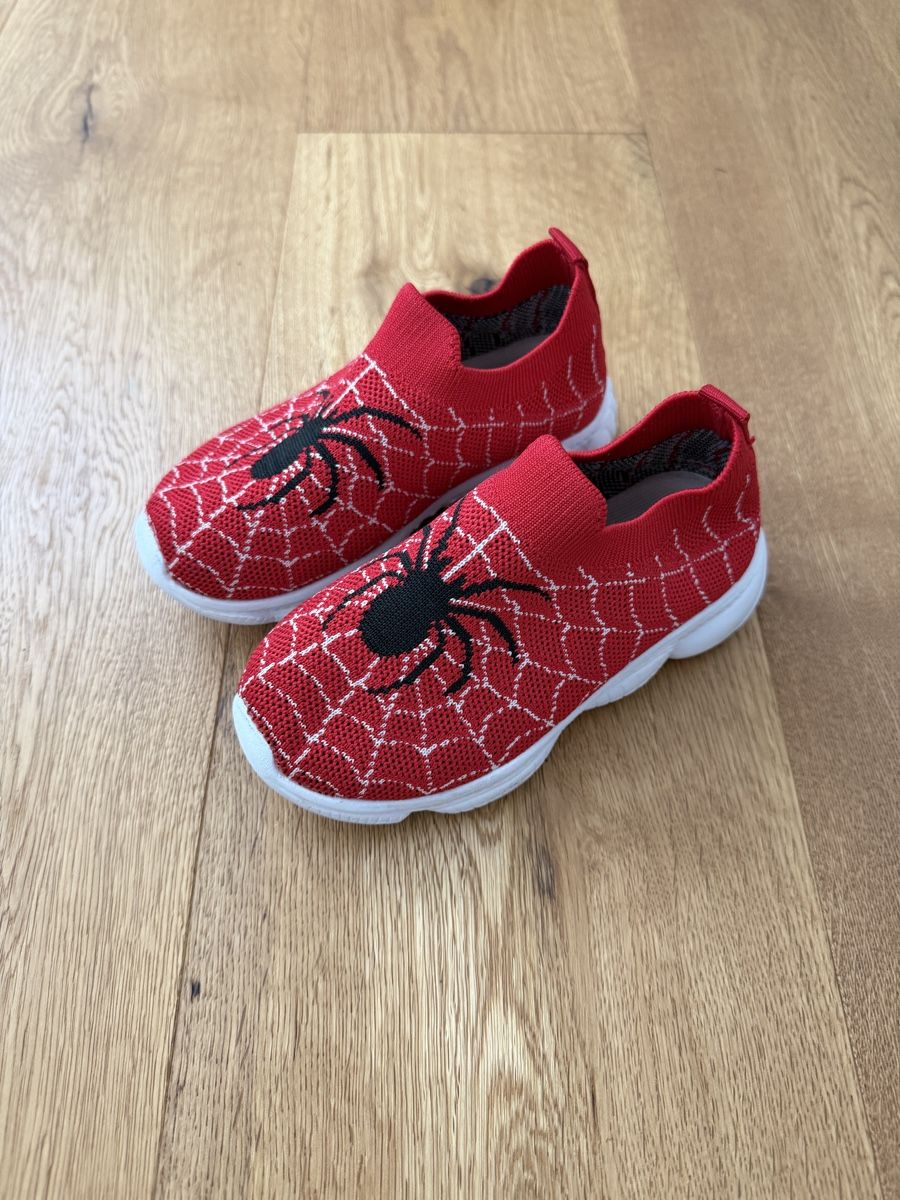 Chaussures garçon: Kinder Schuhe, Gr. 28 – D'occasion à Interlaken par fbnscl 2