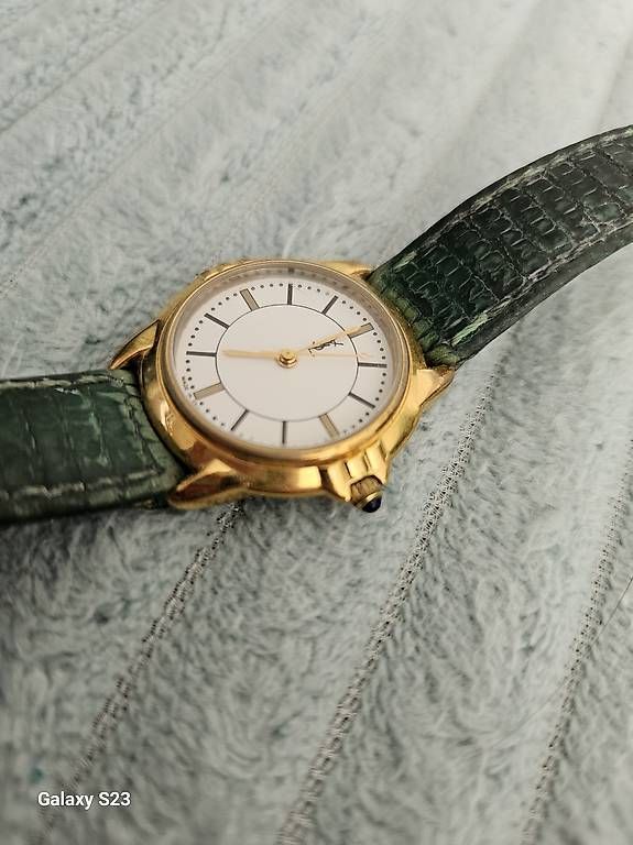 Orologi: Yves Saint Laurent Damenuhr – Usato da Wallisellen venduto da BeautyBee