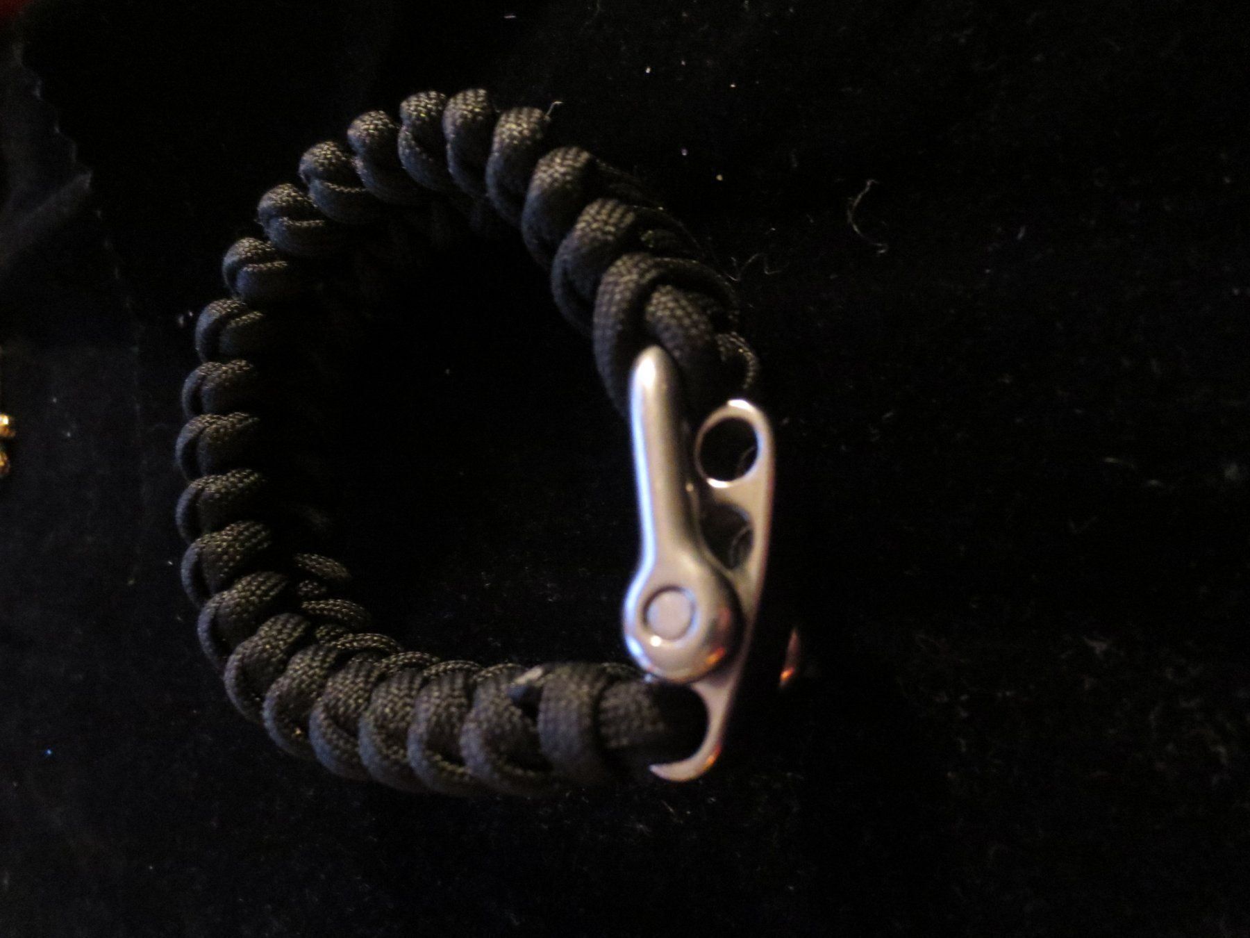 Armbänder & -reifen: Herrenarmband kann geöffnet werden – Neu und originalverpackt aus Männedorf von Livingston 1