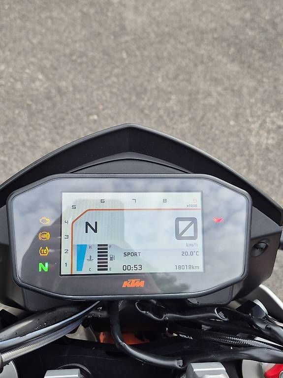 KTM Strasse: KTM Duke 690 R – Gebraucht aus Vaumarcus von BMC10 3