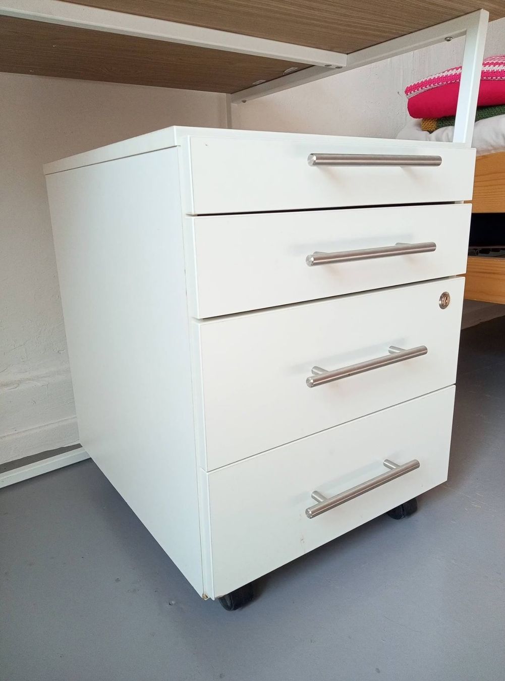 Cassettiere: Commode à tiroirs – Usato da Bienne venduto da Daniel_Schader