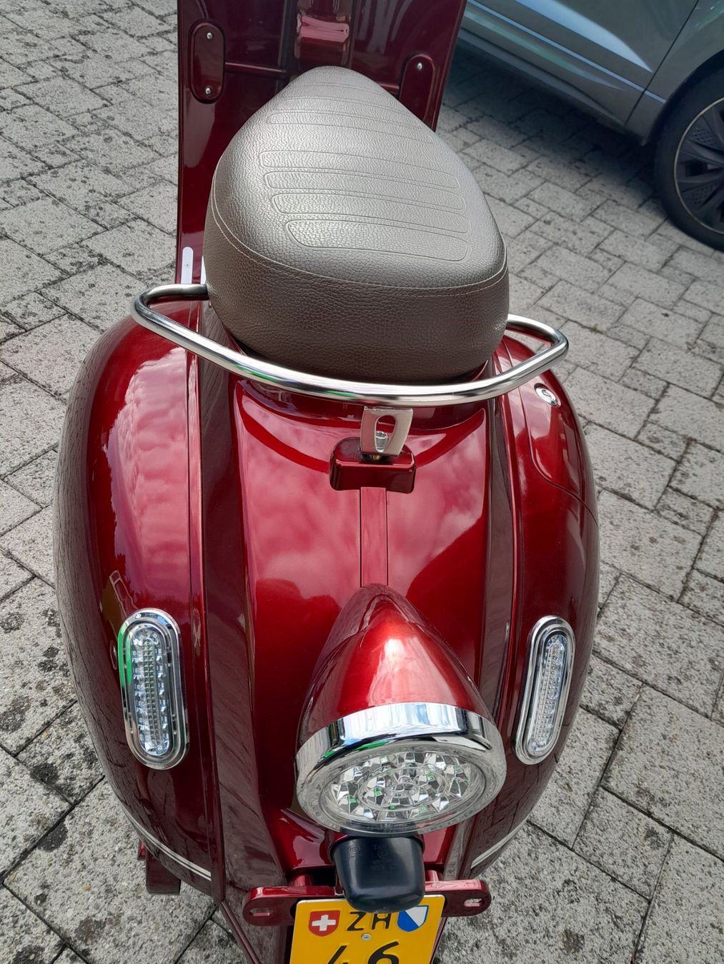 Altro: Elektroroller Eves rot metallic guter Zustand – Usato da Kaltbrunn venduto da ueli124 2