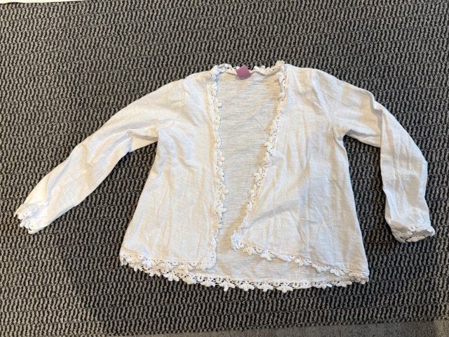 Kleiderpakete & -sets: Röckli mit weissem Jäckli Gr. 116 – Gebraucht aus Lenggenwil von Reto888 3