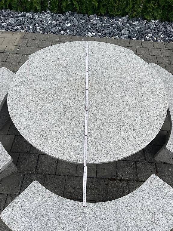 Pietre & tegole: Sitzgruppe Granit Grau. – Usato da Algetshausen venduto da Didel 1