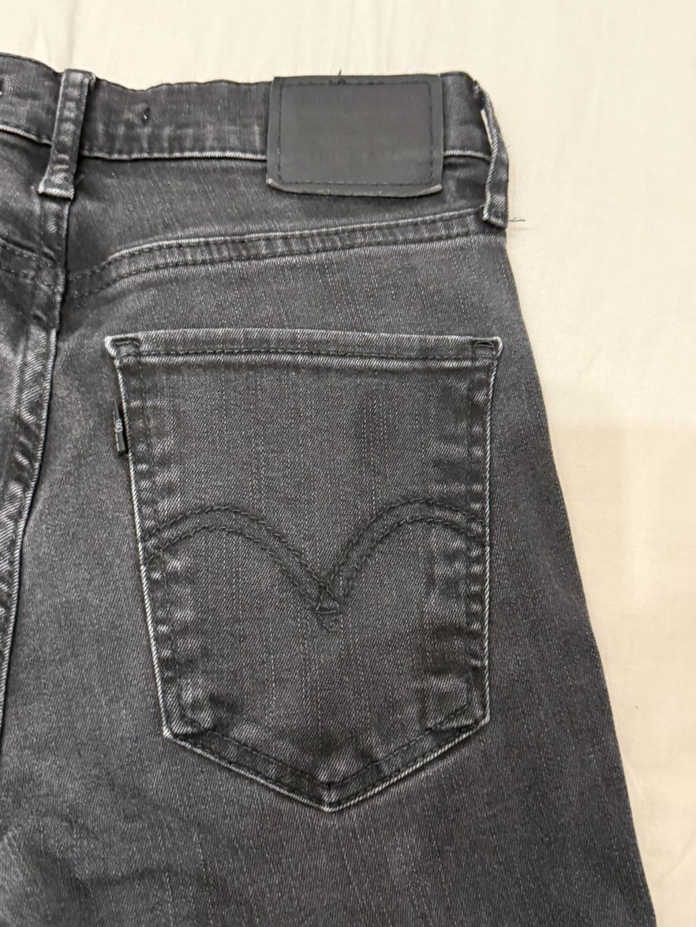 Levi's Jeans: Jeans Levi's, Grösse 26 – Gebraucht aus Elgg von sandramuee 4