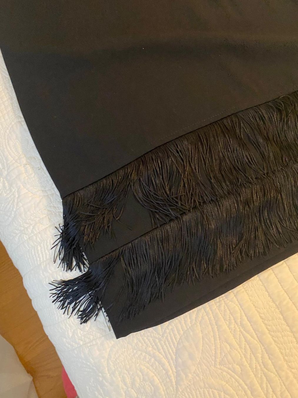 Vestiti: Rinascimento Robe noire à franges, neuve avec étiquette. – Nuovo (secondo la descrizione) da nyon venduto da ine_9qw2 1