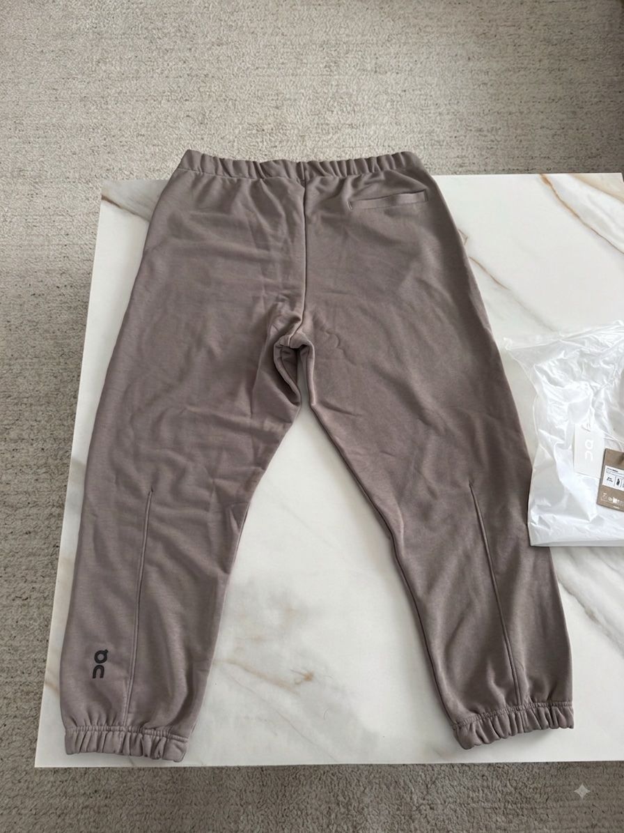 Hosen: ON Jogginghose Graubeige XL – Neu und originalverpackt aus Goldach von Anfield02 2