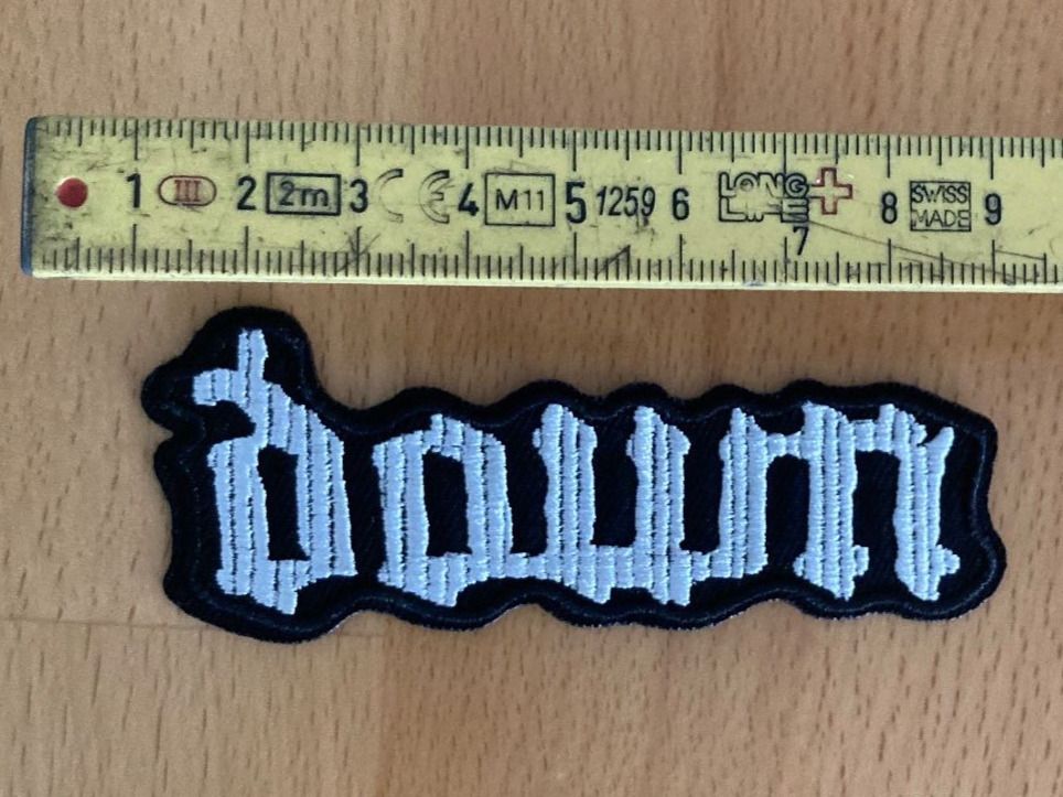 Toppe: Down Patch Sticker Aufnäher Metal Rock Band – Nuovo (secondo la descrizione) da Horn venduto da abutre72