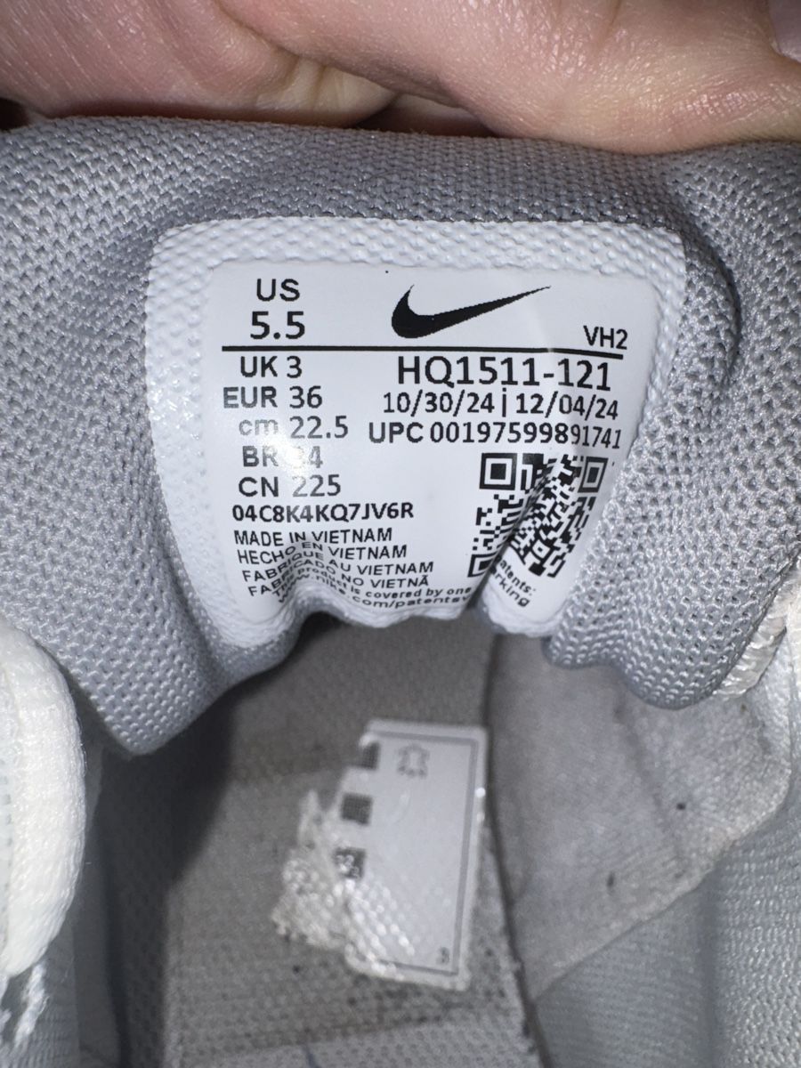 Nike Scarpe da donna: Nike Sneaker weiss grau Grösse 36 – Usato da Mühlethurnen venduto da myg_5bzz 2