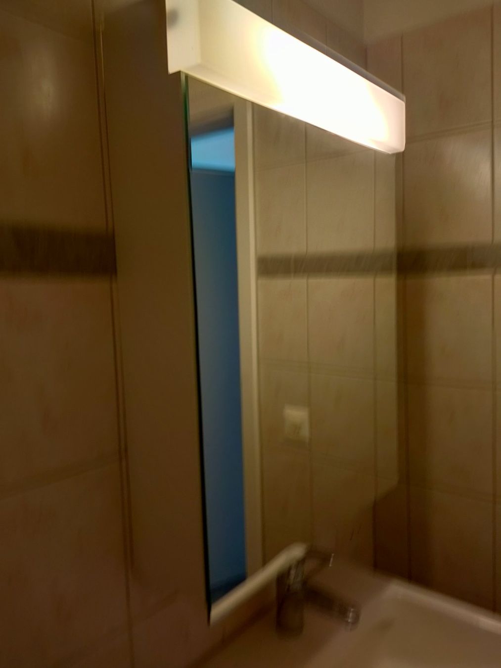 Keuco Armadietti a specchio: Spiegelschrank Badezimmer mit Beleuchtung – Usato da Aarwangen venduto da Muellerli76