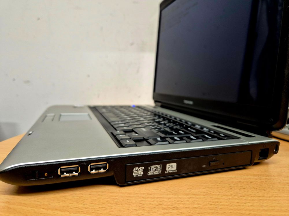 Lot De Pièces Détachées Toshiba Satellite A100-551 – Divers Composants