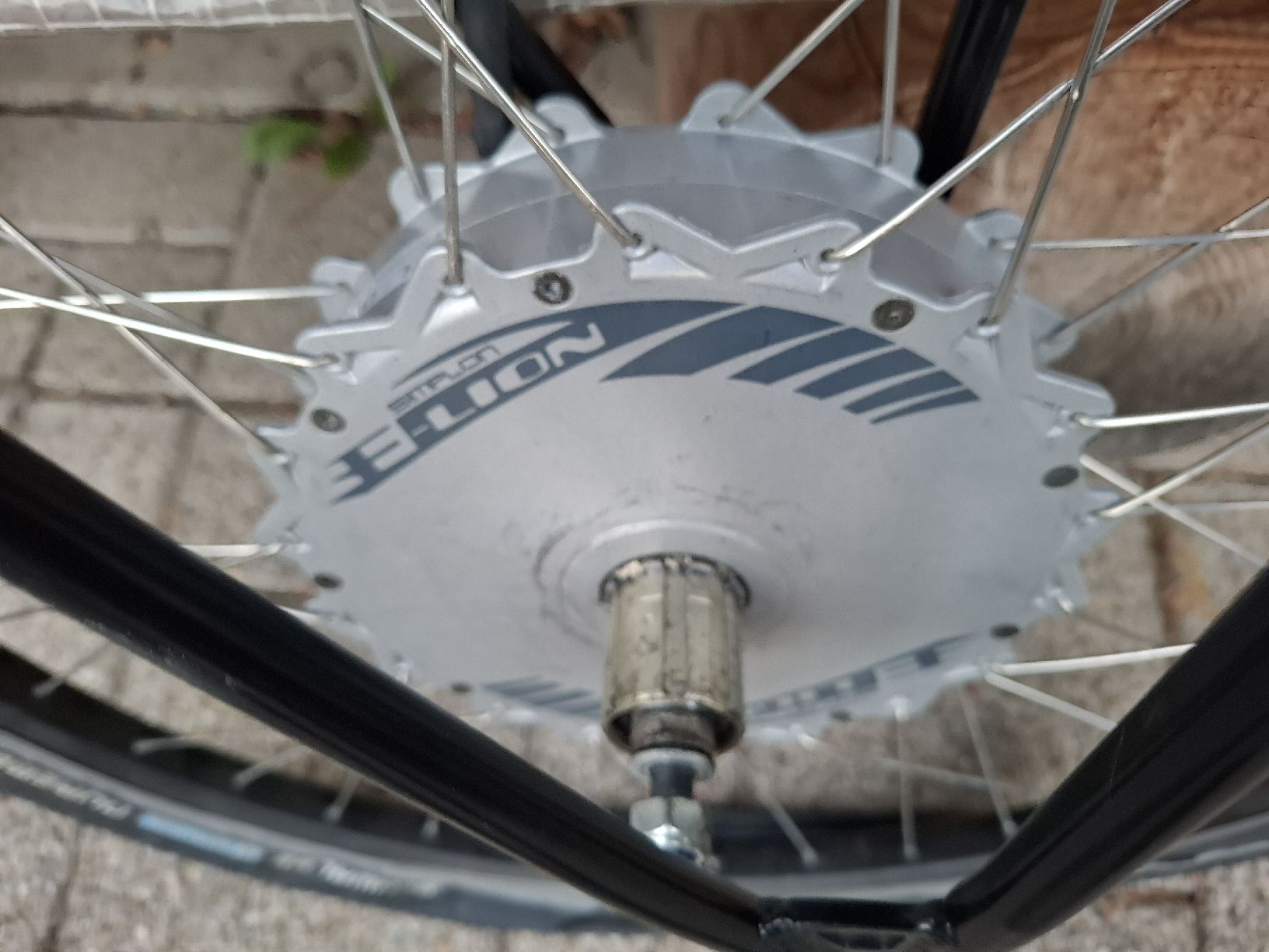 Pneus & Roues: Ebike Hinterrad mit Akku – Défectueux à Balterswil par schnecke89 5