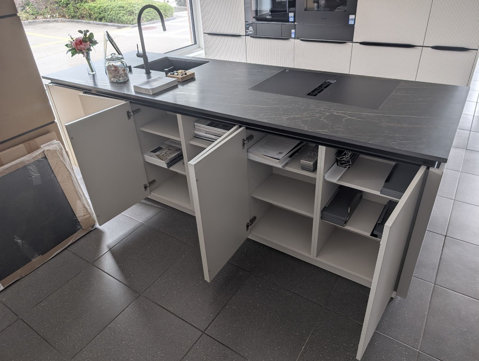 Cucine complete: Ausstellungsküche  – Nuovo (secondo la descrizione) da Oetwil am See venduto da kueche8618 8