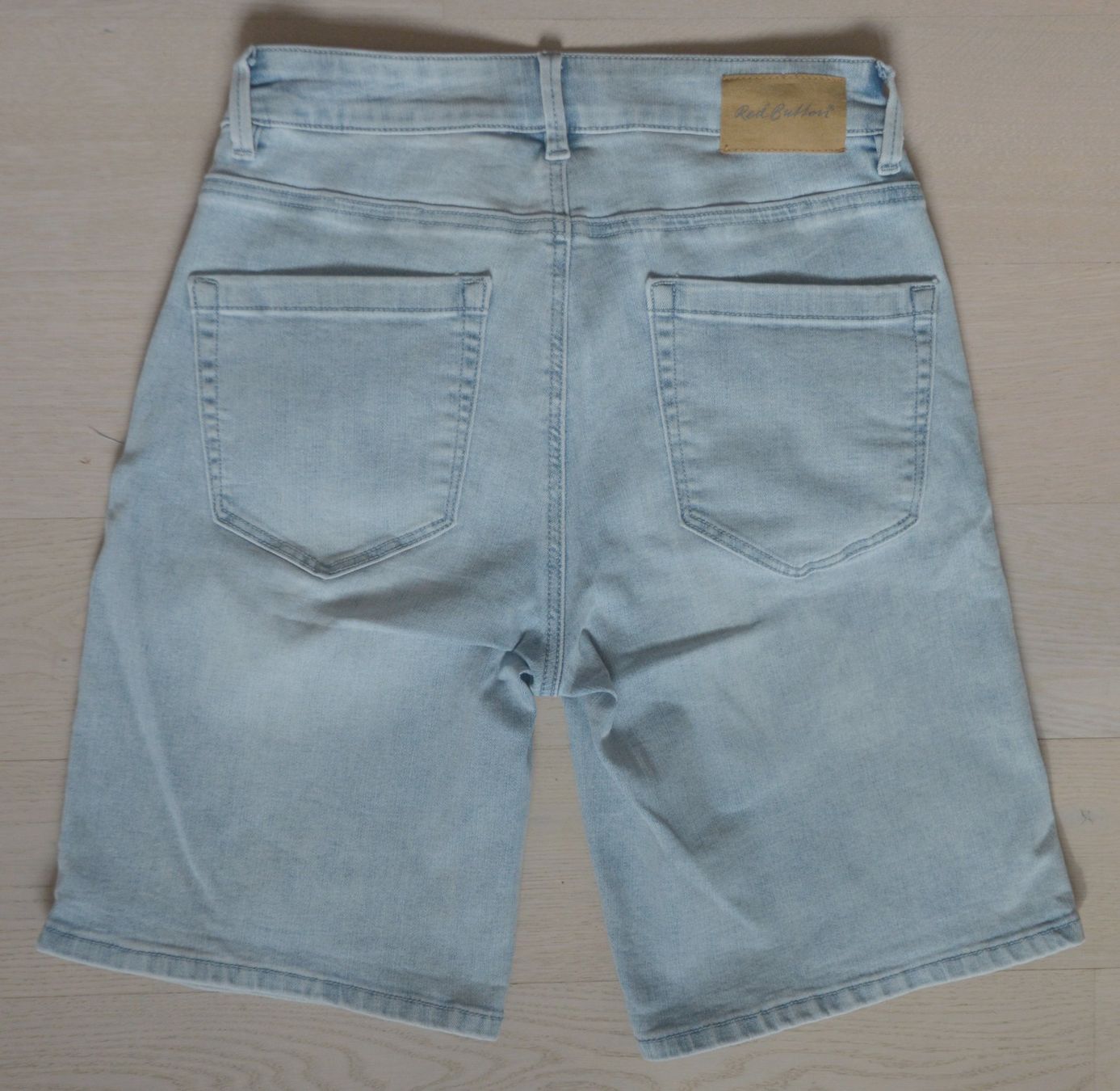 Pantaloni: Damen Jeans-Shorts von Red Button, Grösse: 36 – Usato da Niederhasli venduto da littledrop 1