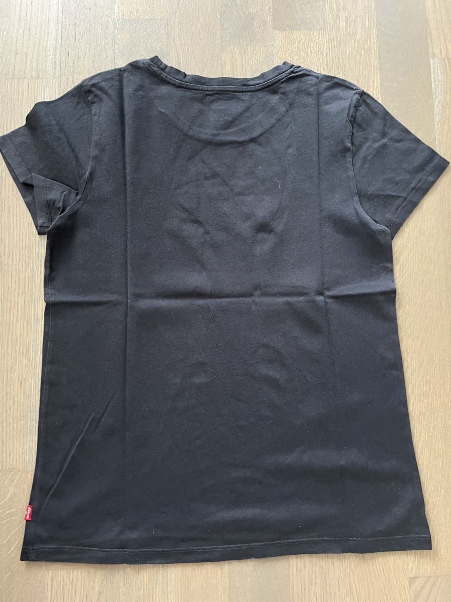 Levi's T-shirt: Schickes Levi's T-Shirt – Usato da Kriens venduto da Krienserin_T 3